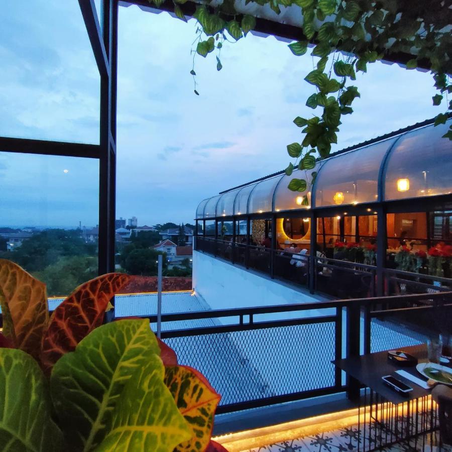 Kala Hotel Semarang Jomblang エクステリア 写真